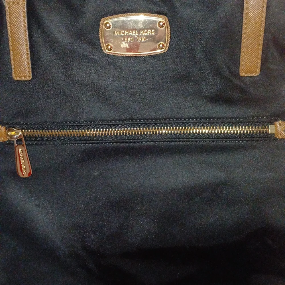 Michael Kors Black and Tan Structured Tote with Gold Hardware - Picture 13 of 16